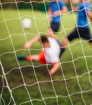 Immagine calcio italiano vs calcio europeo